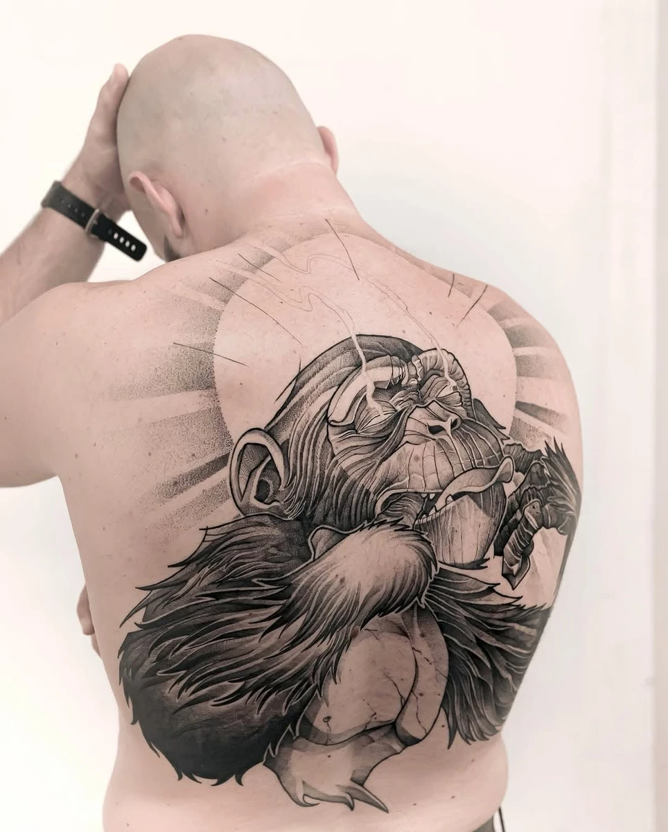 Toujours un classique ✨ Très envie de refaire des projets aussi badass 🦍 Still a classic ✨ Really want to do such badass projects again 🦍 #tatto #tattoos #gorilla #gorillas #gorillatattoo #tattoogorilla #backtattoo #silverback #fullbacktattoo #tatouageparis