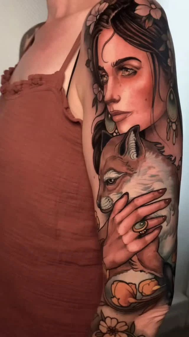Merci Suzan! On avance bien sur ce projet bras complet, il reste la zone du coude et une belle partie à l'intérieur du bras 🙏🏻 #neotrad #neotraditional