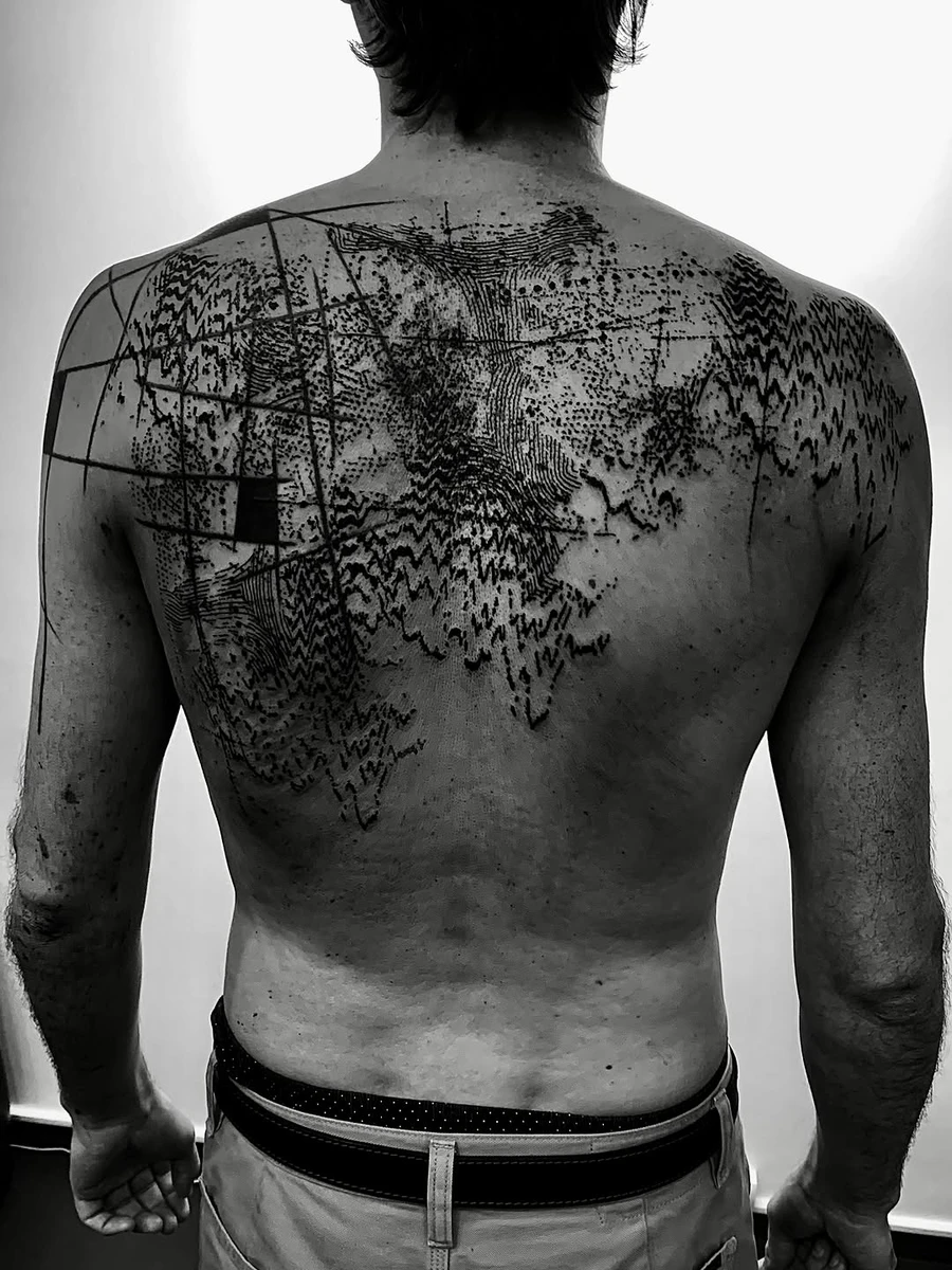 Full noise textures and vibrations from years ago !! @___dadc___ + I would like to do more projects like this+ 📩 > nikos@delartouducochon.fr < 📩 #nikosdadc #abstracttattoo #modularnoisepattern #texturetattoo #techno
