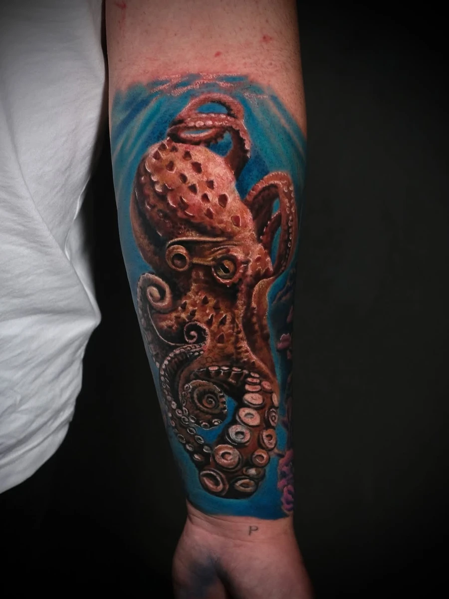 Abyss Sovereign 🐙 Proteam: @radiantcolorsink @cheyenne_tattooequipment @avatattoosupplyofficial @goldenarrowtattoosupply @wjxcartridge @skulldna.official @optimusstuff @blackpapertowel.bpt #tattoo #tattoos #realistictattoo #realisticcolor #octopustattoo