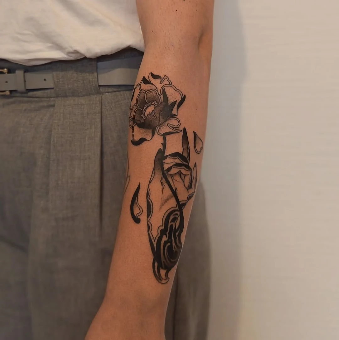 J'ai adoré faire ce projet 🥹 Merci pour ta patience et d'être venu de La Rochelle pour te faire tatouer.