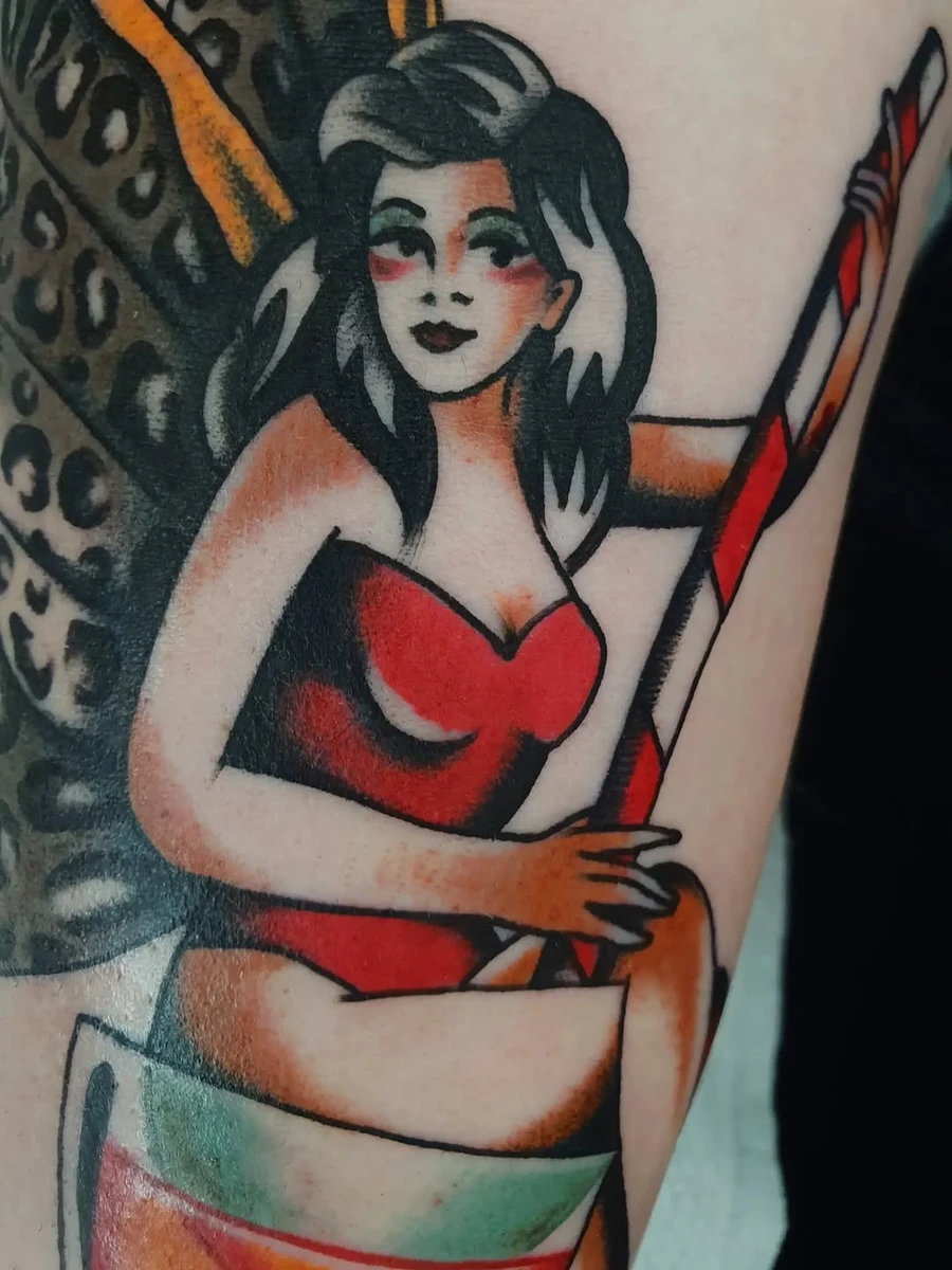 De temps en temps ya des projets funs, quand y a des projets ein ! Tattoo commun entre 2 potes, passion Aperol. #tatouagesouvenir #tatouagetraditionnel #paristatoueur #tatoueurparis #tatoueurfrance