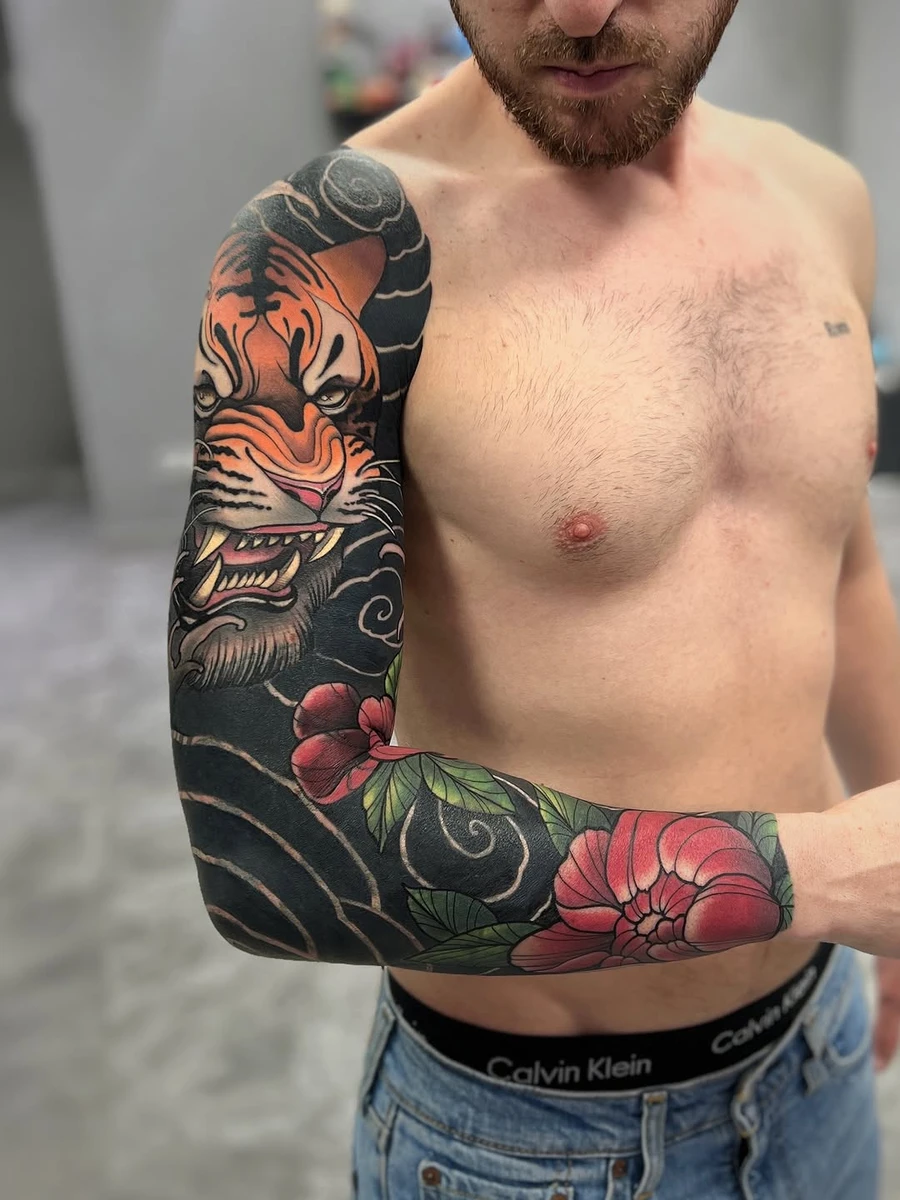 Tiger sleeve all healed in natural light , except few touchups. Thank you Simon I love the result🖤 Let me know your thoughts in the comments 👌🏼 - Made at @vanta_tattoo_gallery with @fusion_ink @neumatattoomachines @bishoprotary