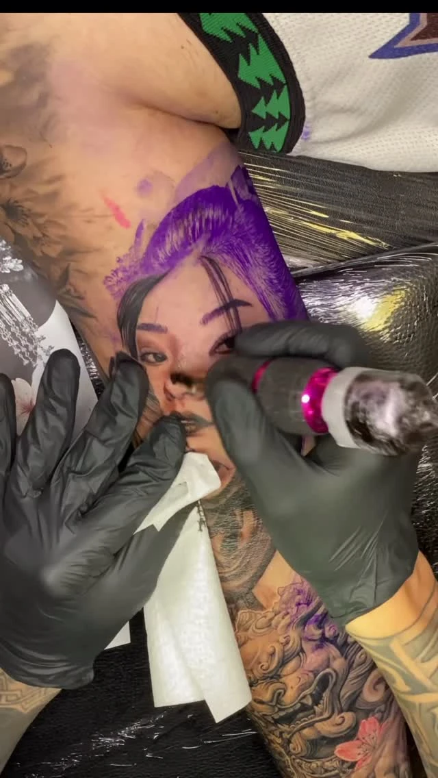 #TATTOOPROCESS #darkspirittattoo #perpignan #realistictattoo #tattoorealistic tatouagerealiste tatouageoerpignan tattooperpi Sponsor Officiel : @hand_ink_ @team_hand_ink 💰Code promo 💰 sur première commande 10% : Dark_10