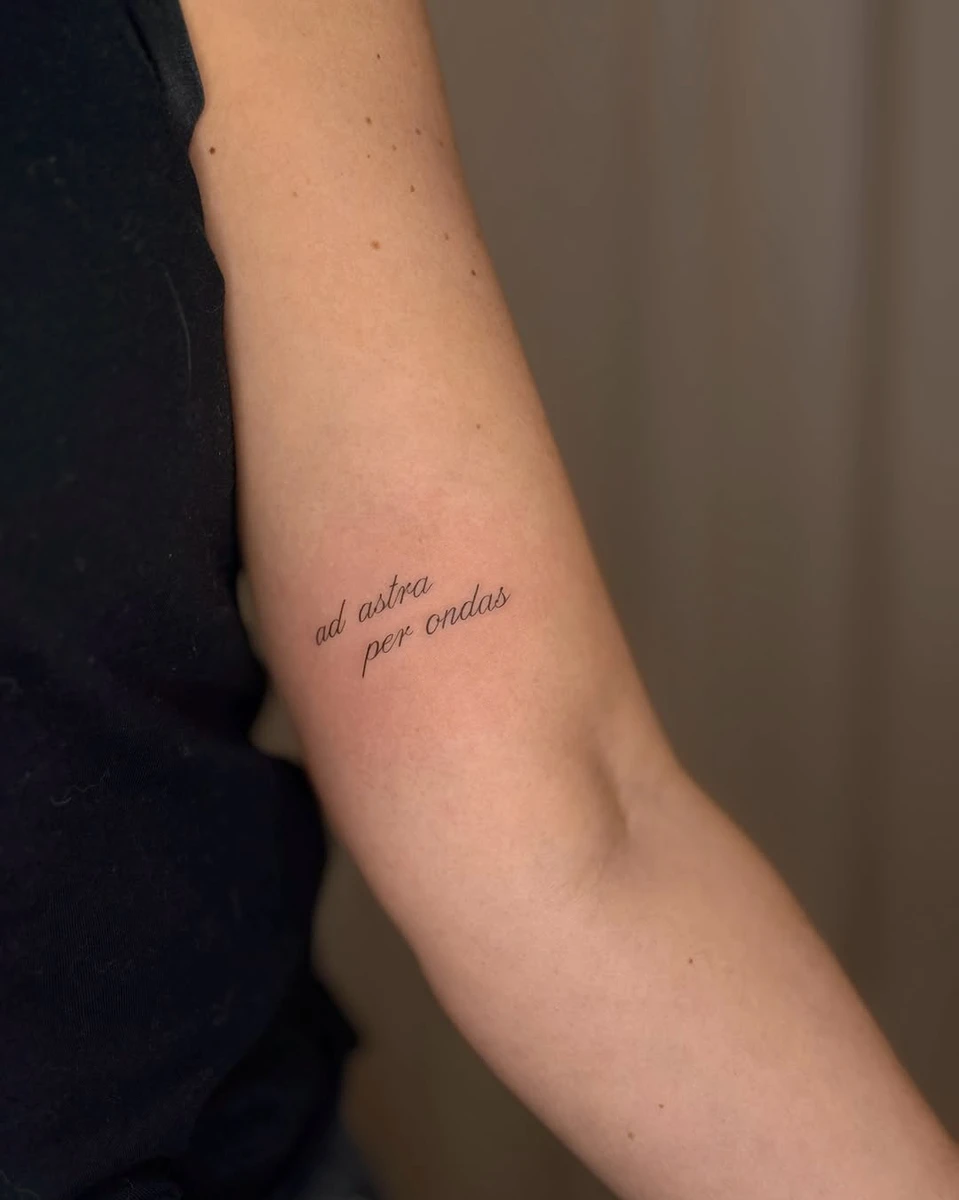 🌟 . . . #tatouageparis #paristattoo #tatouage #tattooinspiration #smalltattoo