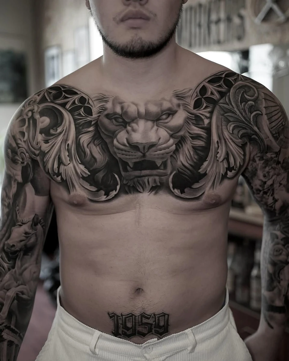 Les photos du chest de @cyril_guillemin terminé. Le tatouage a été réalisé en 4 séances, encore un grand merci pour ce projet! #chesttattoo #tattoo #realistictattoo #liontattoo #statuetattoo #blackandgreytattoo