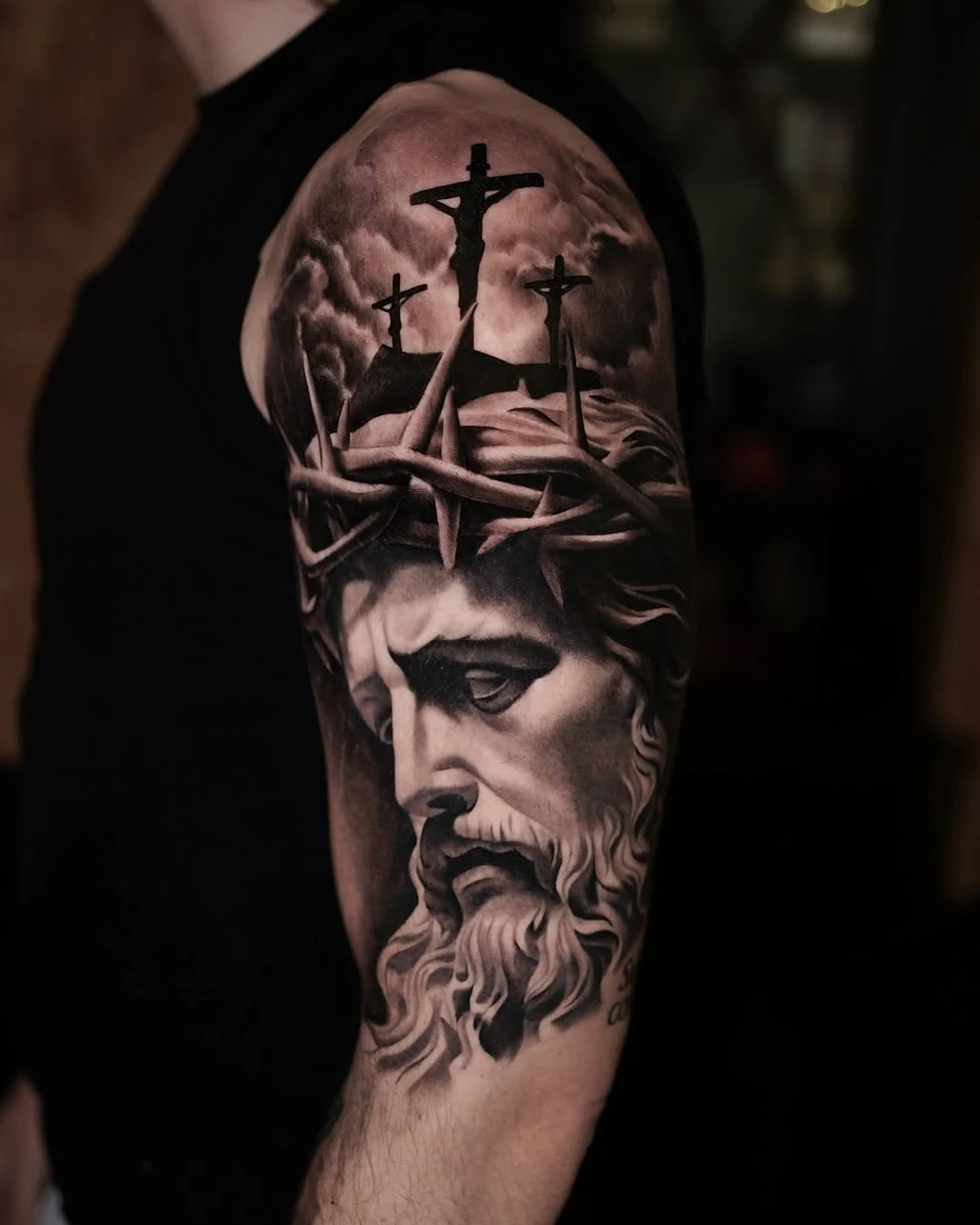 Un tatouage du Christ réalisé il y à quelques temps. . . . . #tattoo #tatouage #religioustattoo #jesustattoo #realistictattoo #armtattoo