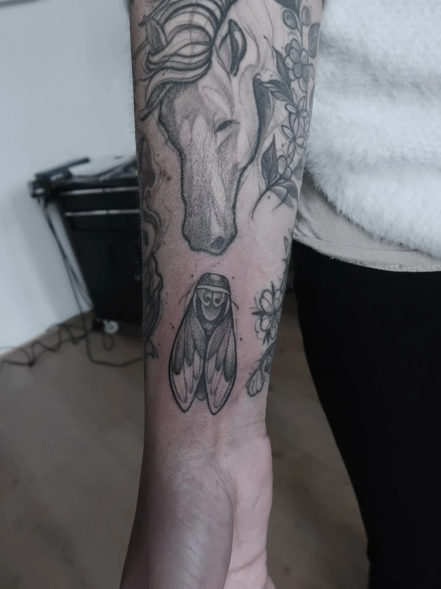 Travail de Knot Tatoueuse Marseille