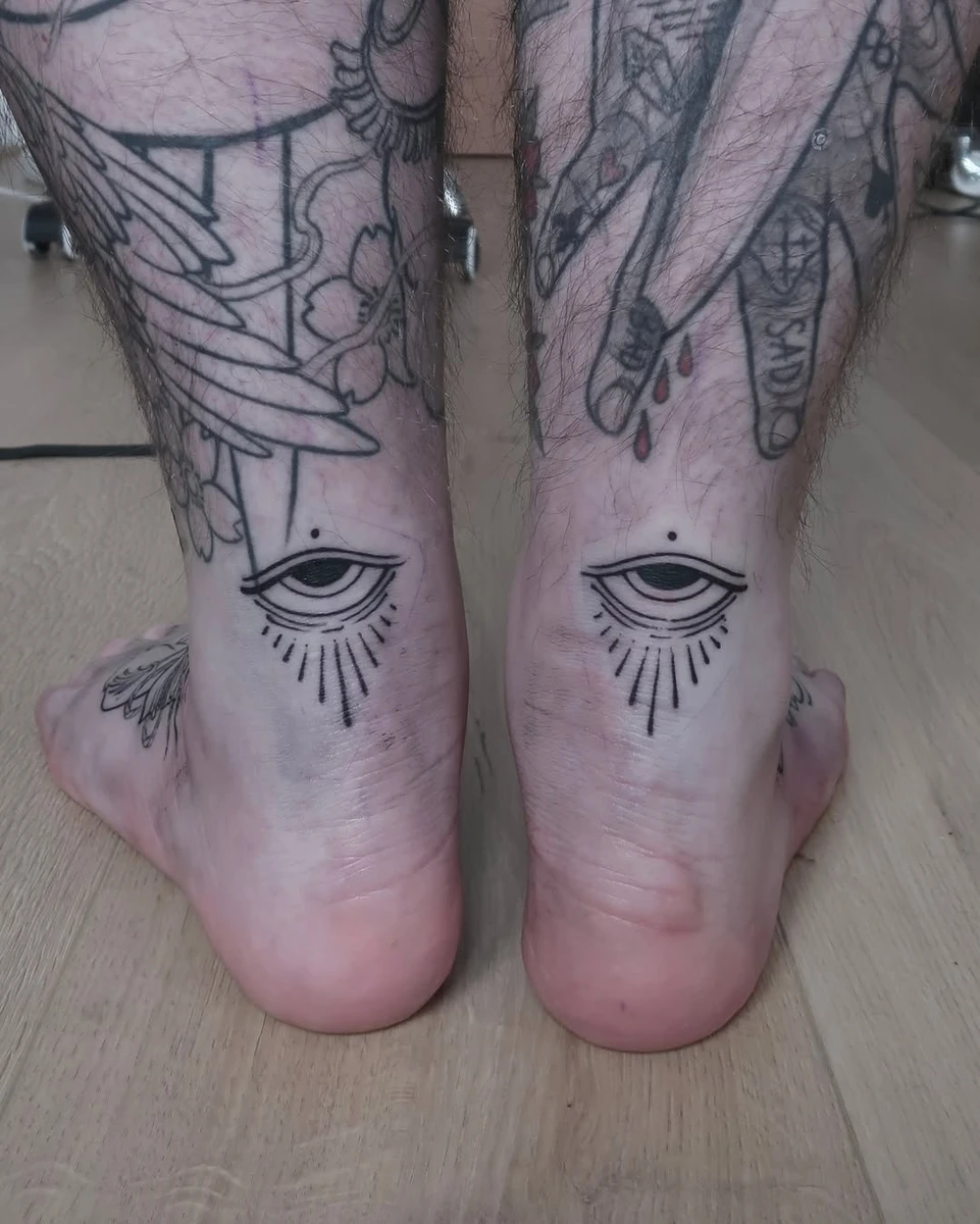 Travail de Knot Tatoueuse Marseille
