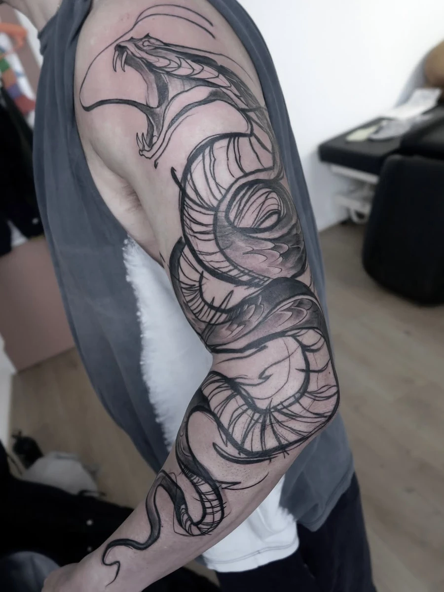 Tattoo réalisé One shot | 1 aprem, 5h de tattoo Tu veux le tien en une journée ! Viens me mettre au défis Retrouve-moi au @marseilletattoo.sc | Tatouage à Marseille INFO & RDV >>> 💌knottattoo@gmail.com 📍Ou directement au shop #marseilletattoo #marseilletatouage #marseille #marseilletatoueuse #salo