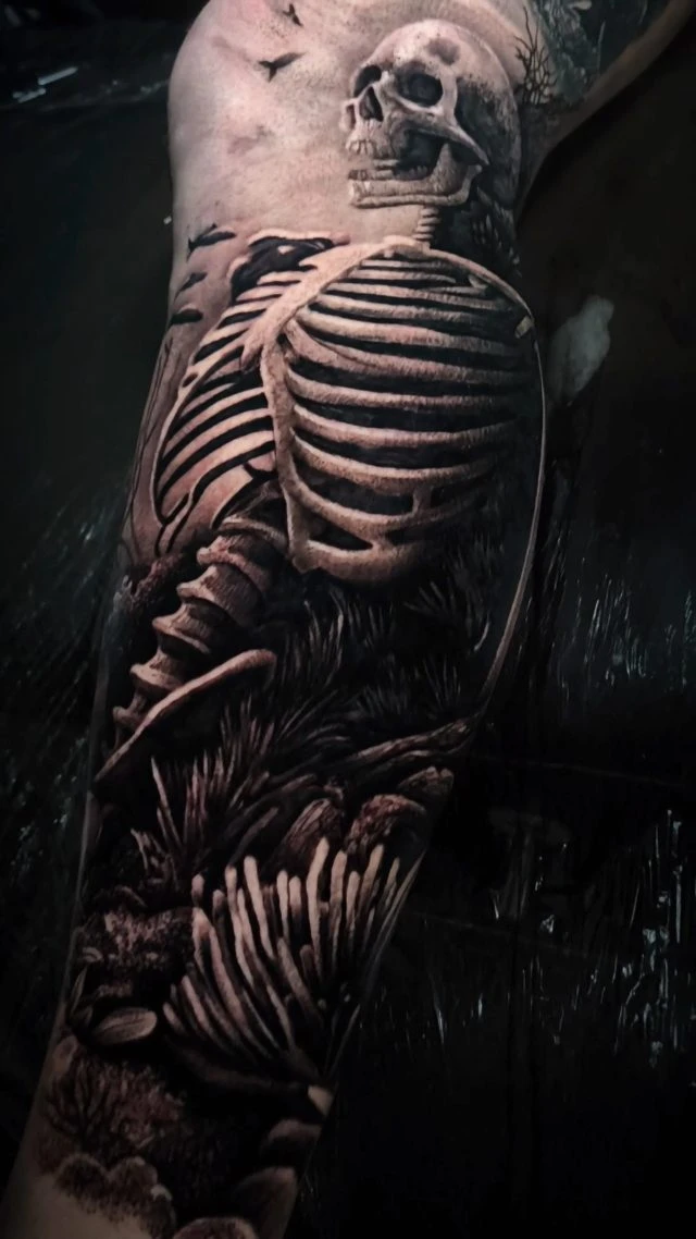 ✖️🐟💀🐟✖️ Merci Eric pour ta confiance renouvelée... (Cuisse cicatrisée) ++++++++++++++++++++++++++++++ #tatouagenantes #tatouagerealiste #skulltattoo #realistetattoo #realistictattoos