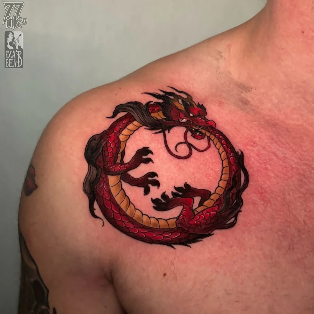 Smoczek, ale to Uroboros 🐉 Zapisy: iza.baginska.art@gmail.com • Tatuaż • Kolorowy Tatuaż • Smok • Tatuaż Warszawa • Inked • Tattoo • Dragon Tattoo •