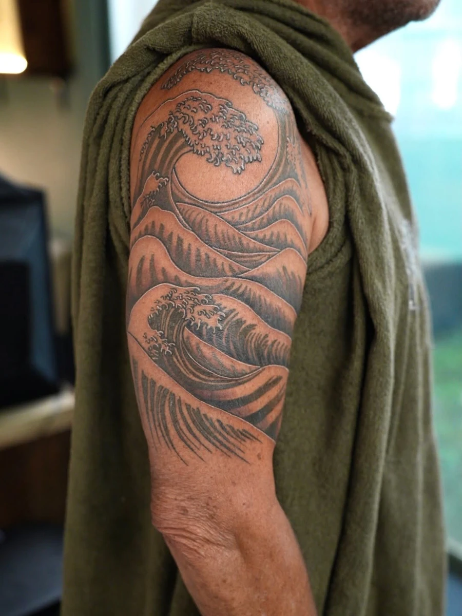 #wavetattoo #japanesetattoo #marti_noty #foret_sepia #bordeaux