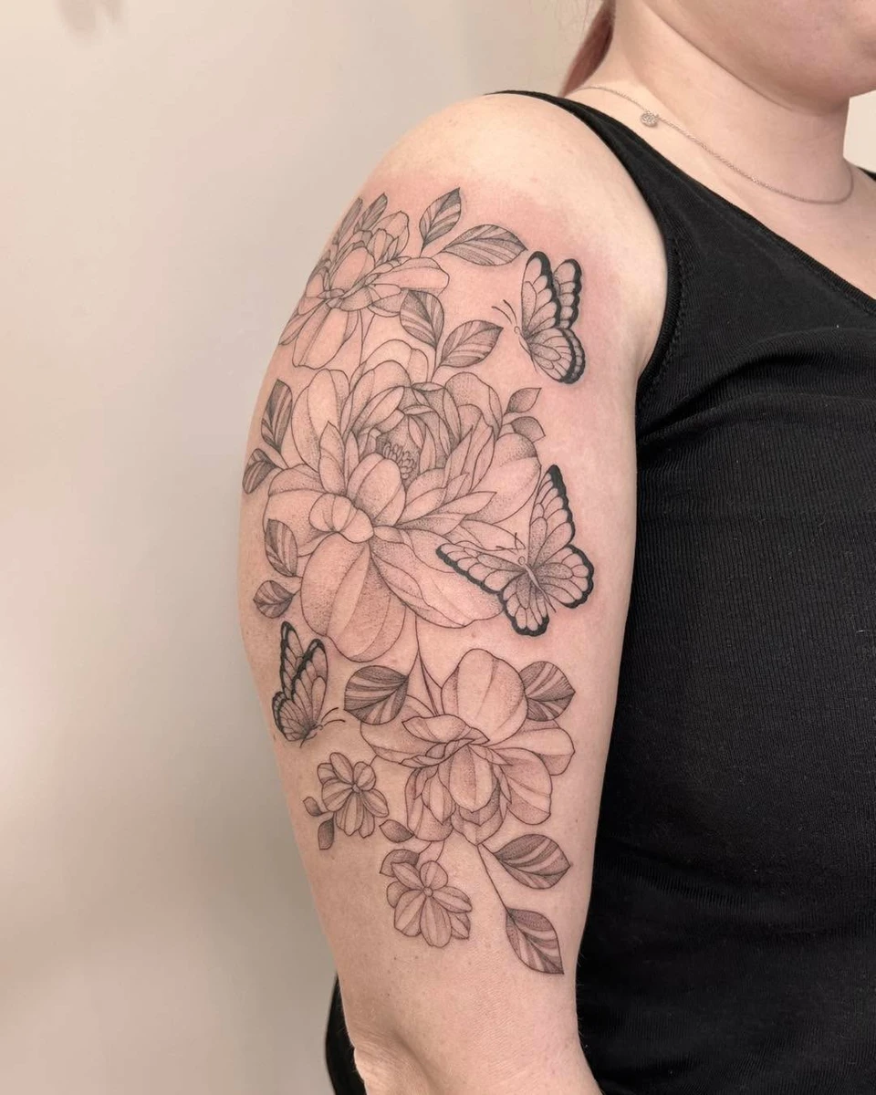Devis et prise de rdv : encre.me/lameduserpent #tatouage #tat #tats #flowerstat #flowerstattoo #flowerstattoos #flowerstatoo #tatouage #gel #tatouagefloral #tatouagefleurs #tatouageflorale #armtat #armtattoo #armtattoos #armtatoo #armtattoosforwomen