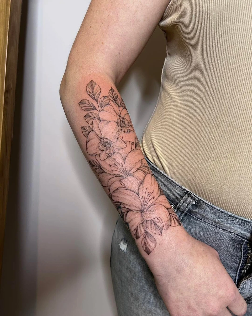 🌸🌸🌸 Devis et prise de rdv sur : encre.me/lameduserpent #tat #tattoo #tatouage #flowerstattoo #flowerstattoos #flowerstat #flowerstatoo #tatouage #do #tatouagefleur #tatouagefleurs #tatouagefloral #tatouageflorale #armtattoo #armtattoos #armtat #armtattoosforwomen