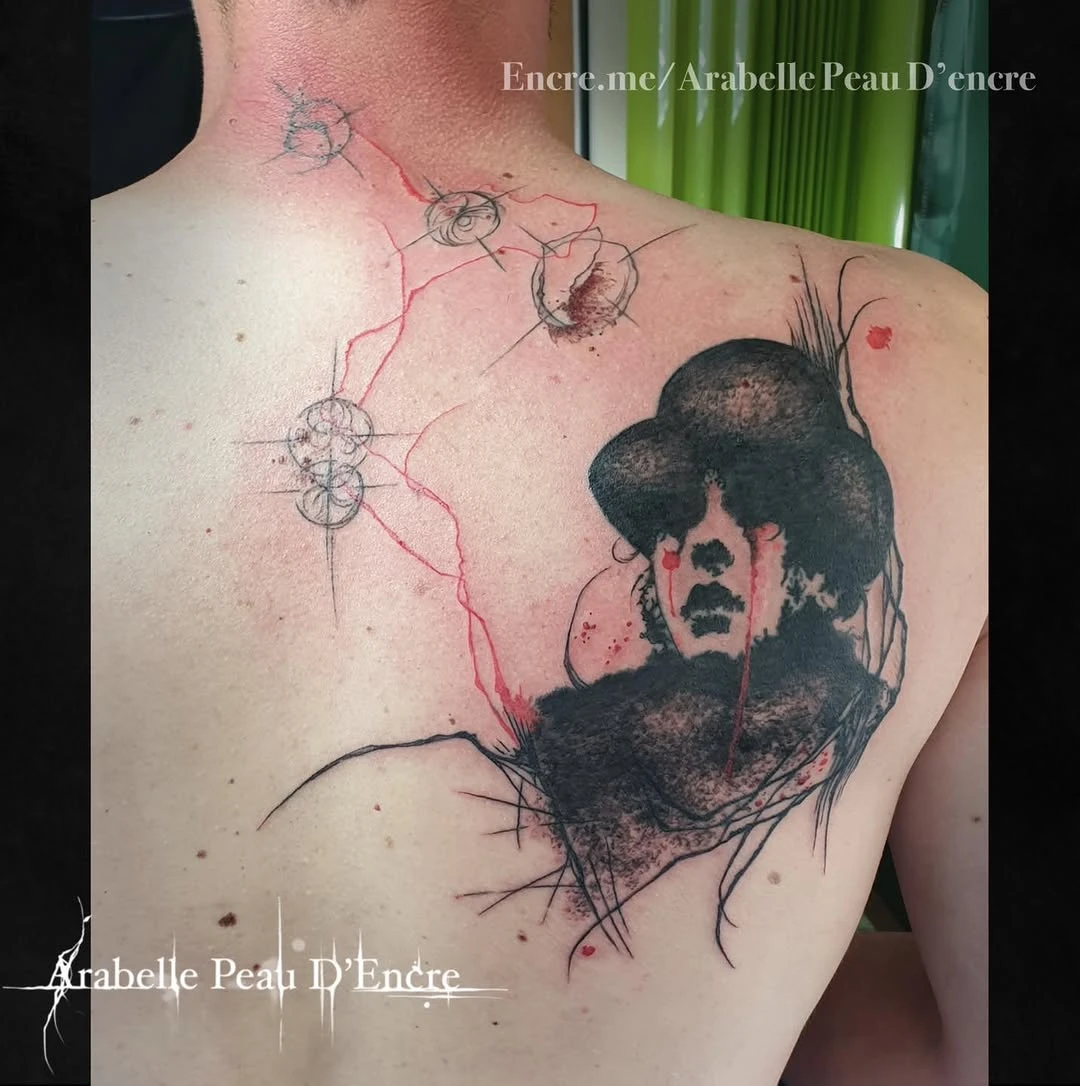 Lulu…! 🎼 Merci Renaud! #damiensaez #saez #saeztattoo #tattoo #tagtattoo #tattoos #tattoing #tattooed #ink #inked #line #art #artist #tatouagemagazine #graphictattoo #ArabellePeauDencre #FemaleTattooArtist #etangsurarroux #Morvan #bourgogne #tatouage #tattooartist #tatoueuse #jetattoocommejeveux #ab