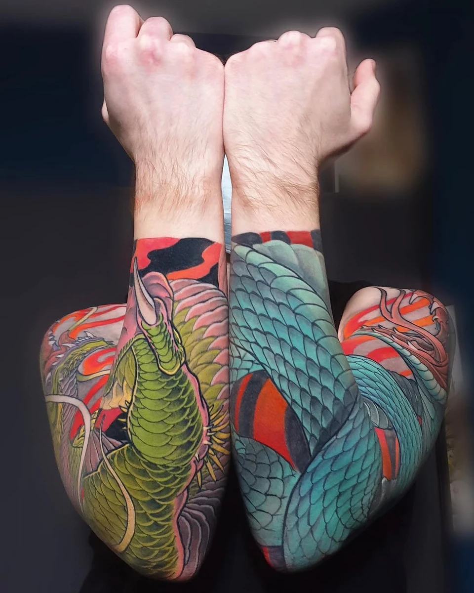 Suite du projet de bodysuit de Maxime. Seconde manchette. Merci Maxime // Second sleeve of Maxime ´s bodysuit project. Japanese dragon. ——- With @worldfamousink @easytattoo.fr @tattooebooks — #sleevetattoo #dragon #dragontattoo #japanesetattoo #japanesetattooart #colortattoo #tattoo #tatouage #toulo