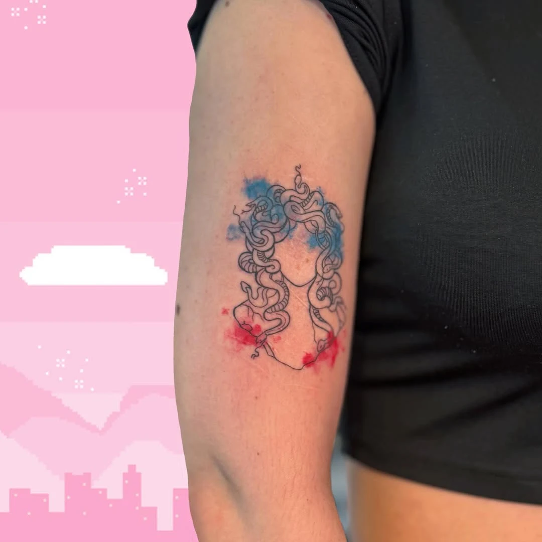 Médusa pour Candy ! Un énorme merci !!! Je suis à la Vrombie à Rouen la semaine prochaine, tu viens ? #tattoo #tatouage #kawaiitattoo