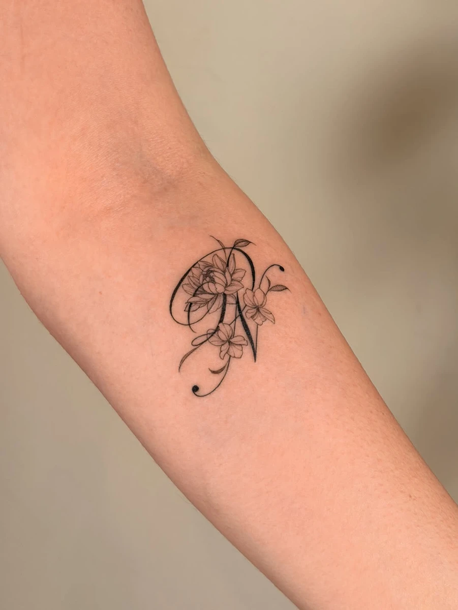 Petit projet lettrage et floral réalisé il y a quelques semaines 🌸