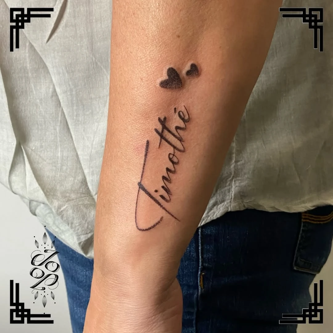 Premier tatouage de Crystel — merci pour ta confiance.
