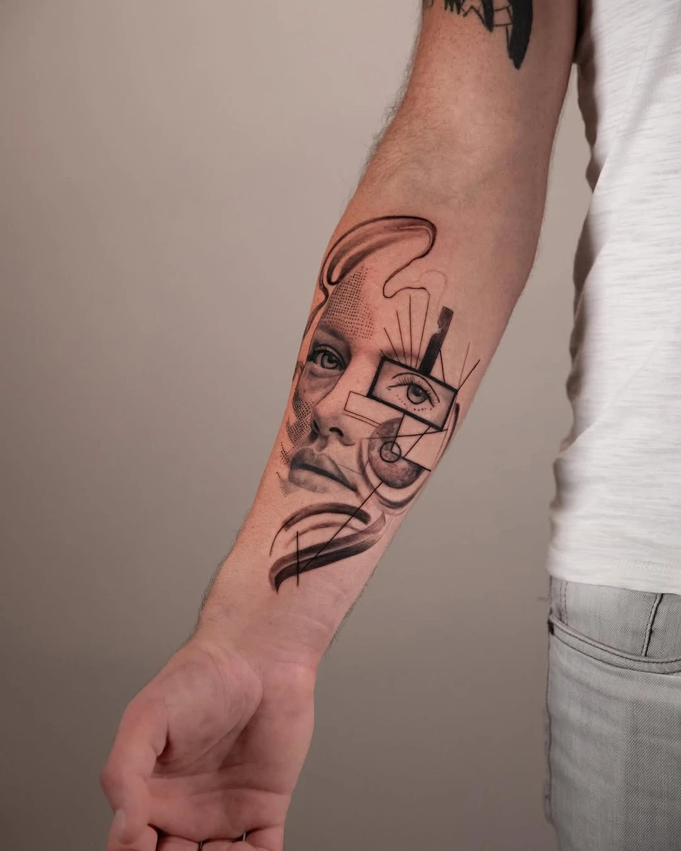 ••VISAGE•• Projet de visage de femme graphique #Tattoo #tatouage #womantattoo #graphicdesign #realistictattoo #realsiticink #tatouageparis