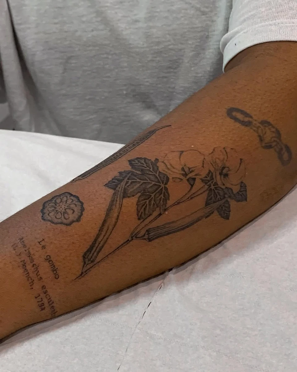 Planche botanique du Gombo #tattoo #tattoos #tattooart #tatooparis #tatouageparis #tattooflower #flowerstattoos #botanical #botanicalart #botanicaltattoos