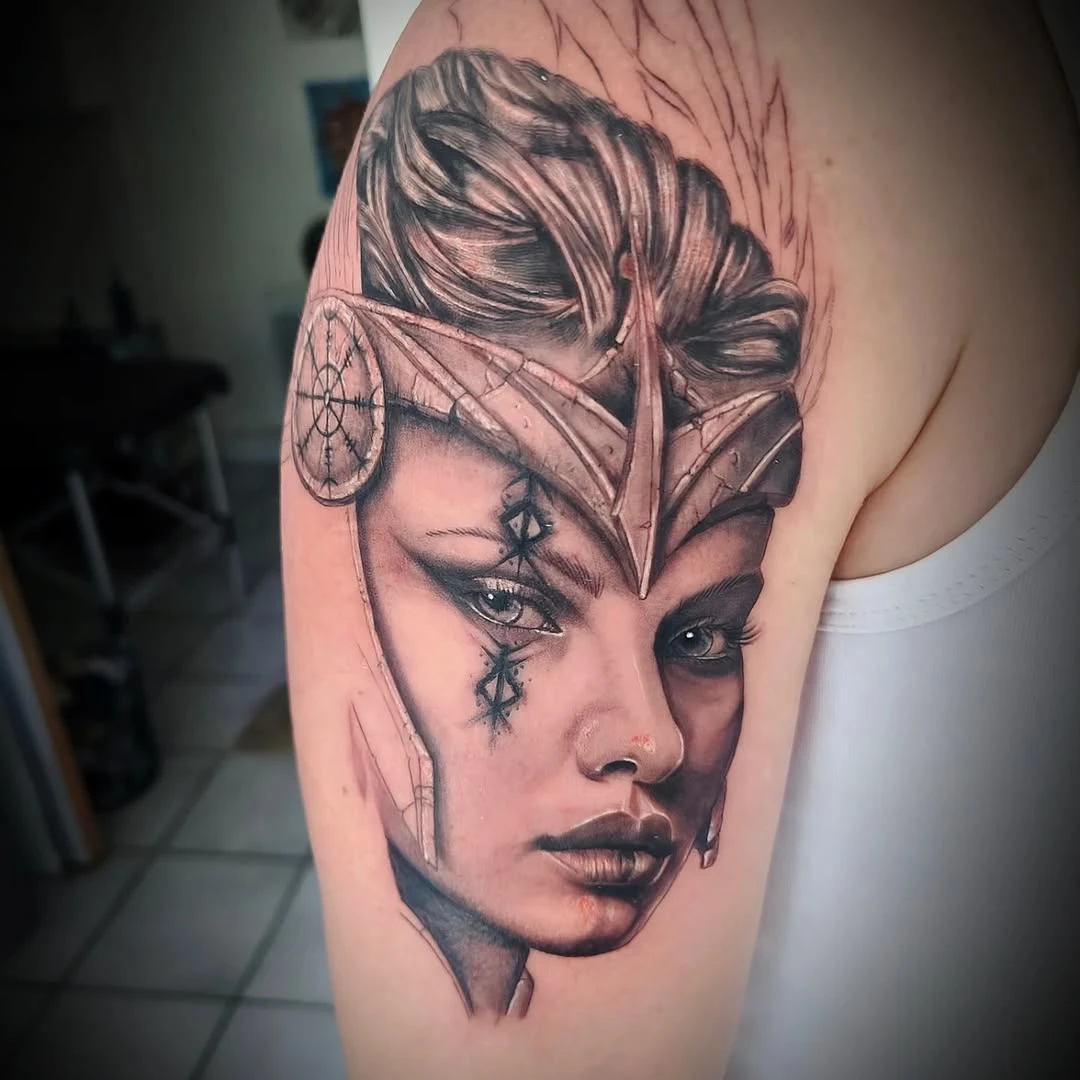 Début d'un gros projet valkyrie !! #viking #realistictattoo
