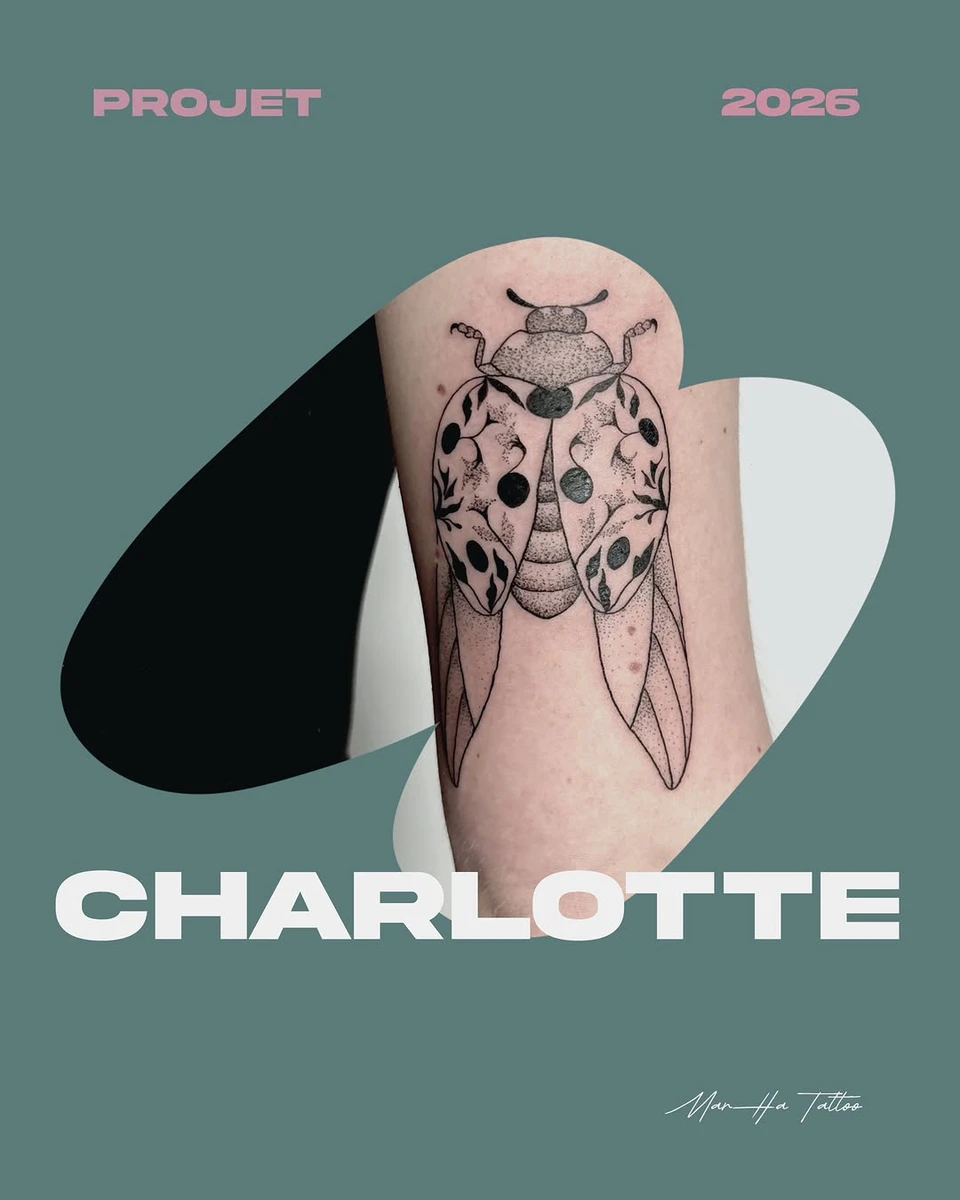 Une coccinelle personnalisée, dans la lignée des papillons. Merci Charlotte.