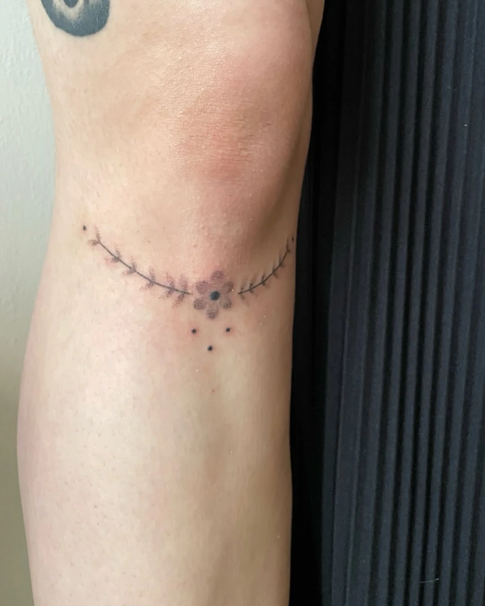 Travail de Emma - Paris Handpoke Tattoo