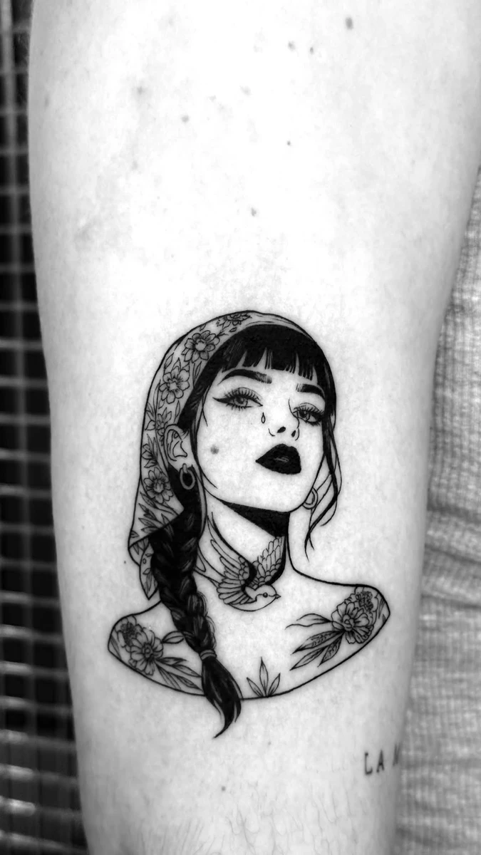 Nouveau tatouage, et pour une fois on change de format ! Pour mieux découvrir ma façon de travailler.