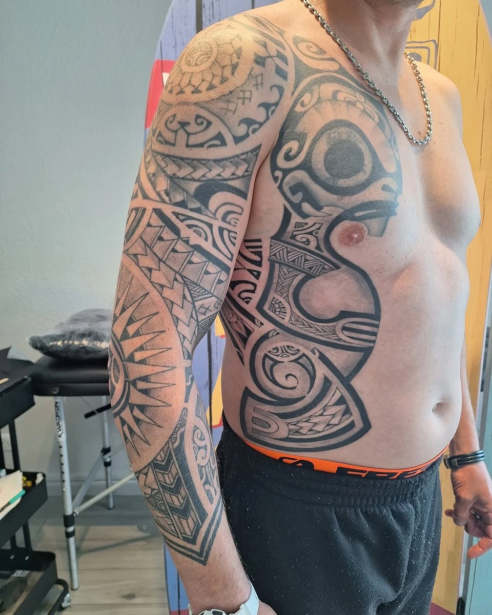 Tatouage polynésien Haa'Mana Tatau, Chambéry Bassens. #tatouagepolynésien #tattoomaori
