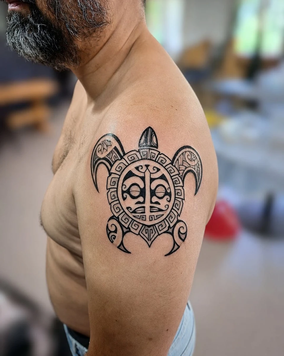 Tatouage polynésien réalisé à Lescheraine. #savoietattooshop
