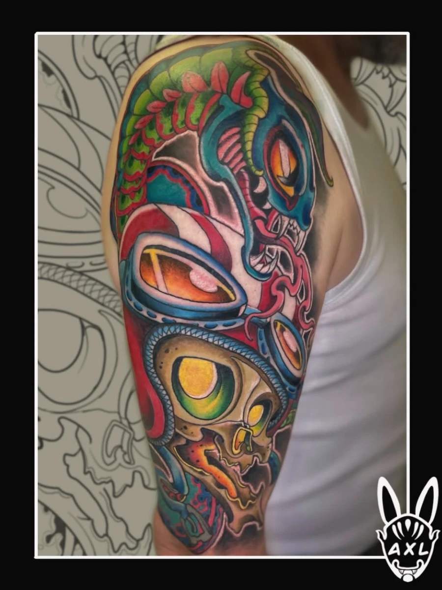 Premier tattoo en style newschool/cartoon, un crâne avec un casque.