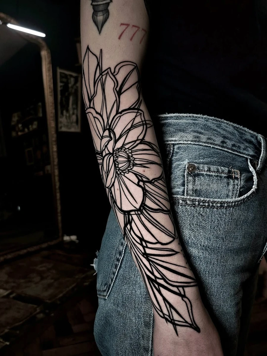 Nouvelle pièce — tatouage floral pour Samantha ✍🏼 @artefact_tattoo_