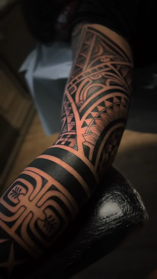Tatouage polynésien — patutiki.