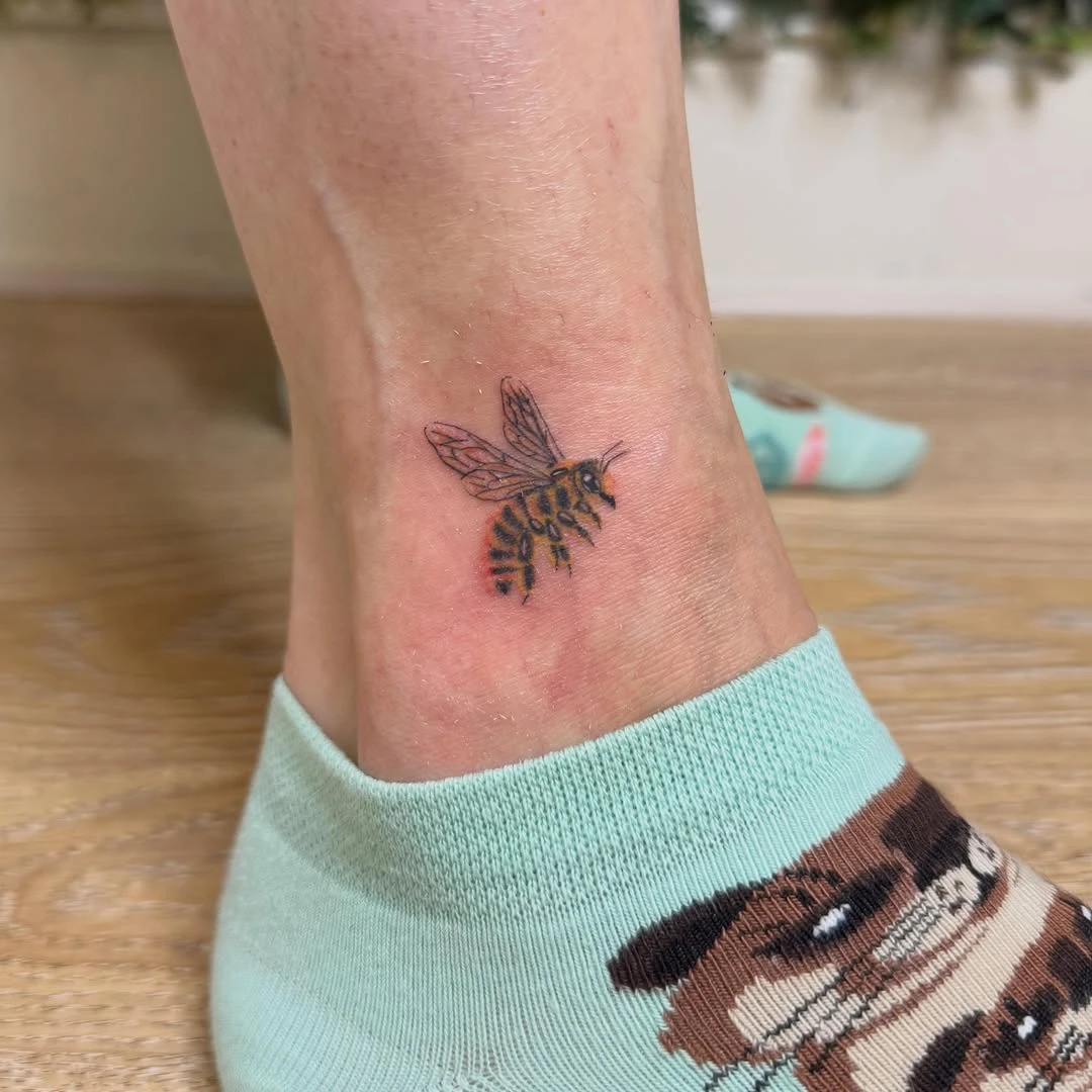 Des petites abeilles en micro réaliste 🐝 Merci pour ce doux projet 🌸