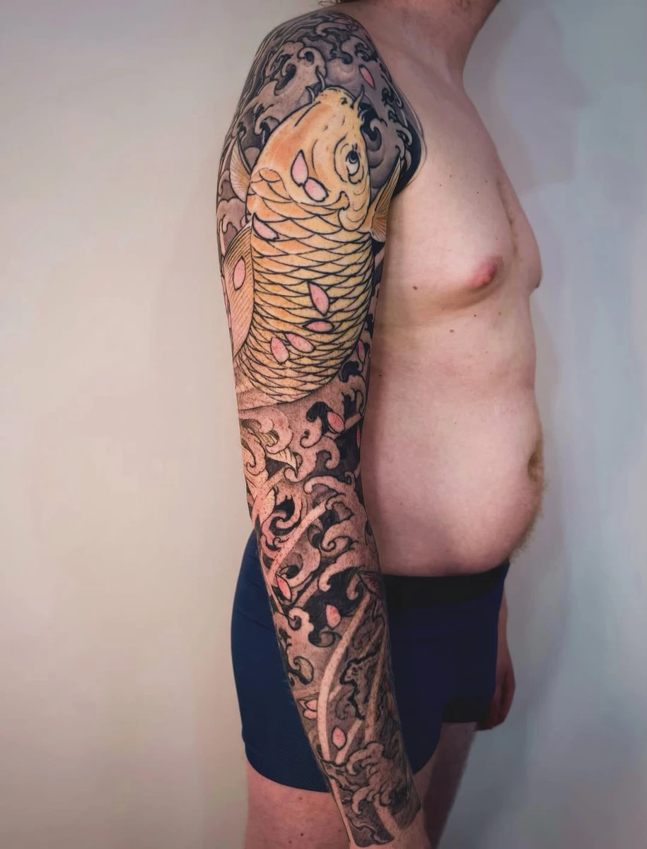 Long sleeve koï, cicatrisé depuis 6 ans.