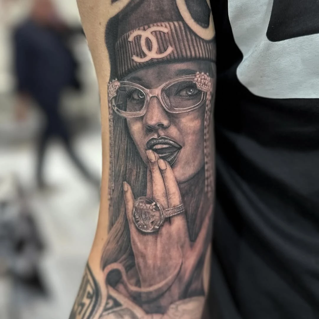 Done at Bari tattoo Convention #portrait #realistictattoo #chicano