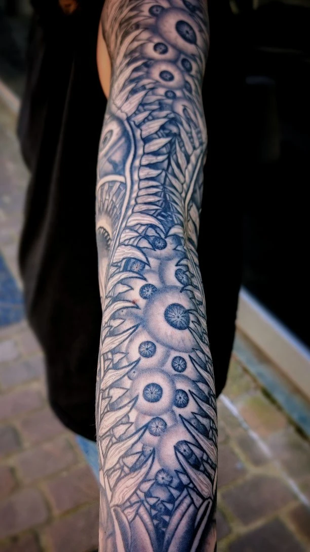 DARK EYES - arm and hand FULL HEALED. Merci encore @g00dtea pour ta confiance pour ce projet.