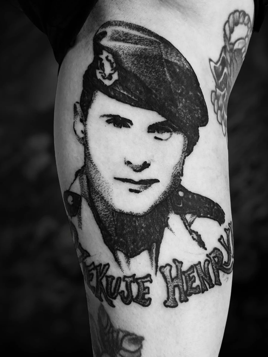 Portrait sur Flavien 🙂 Merci de m'avoir fait confiance pour réaliser ce bel hommage pour votre grand-père.