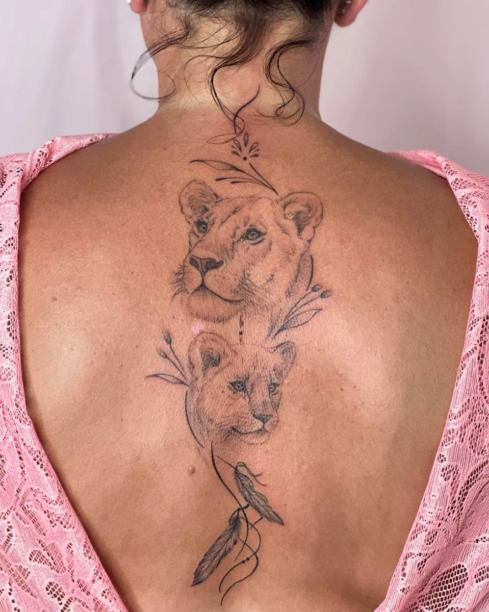 Travail de Lily Skin Art