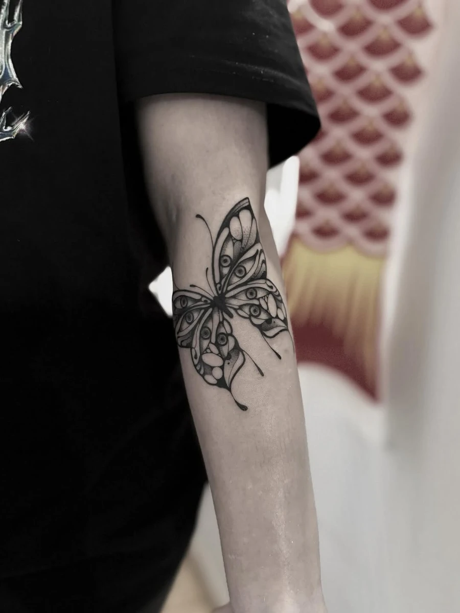 Fig. 1. Merci beaucoup Pauline! Réalisé à @arcanesansnom.tattooshop