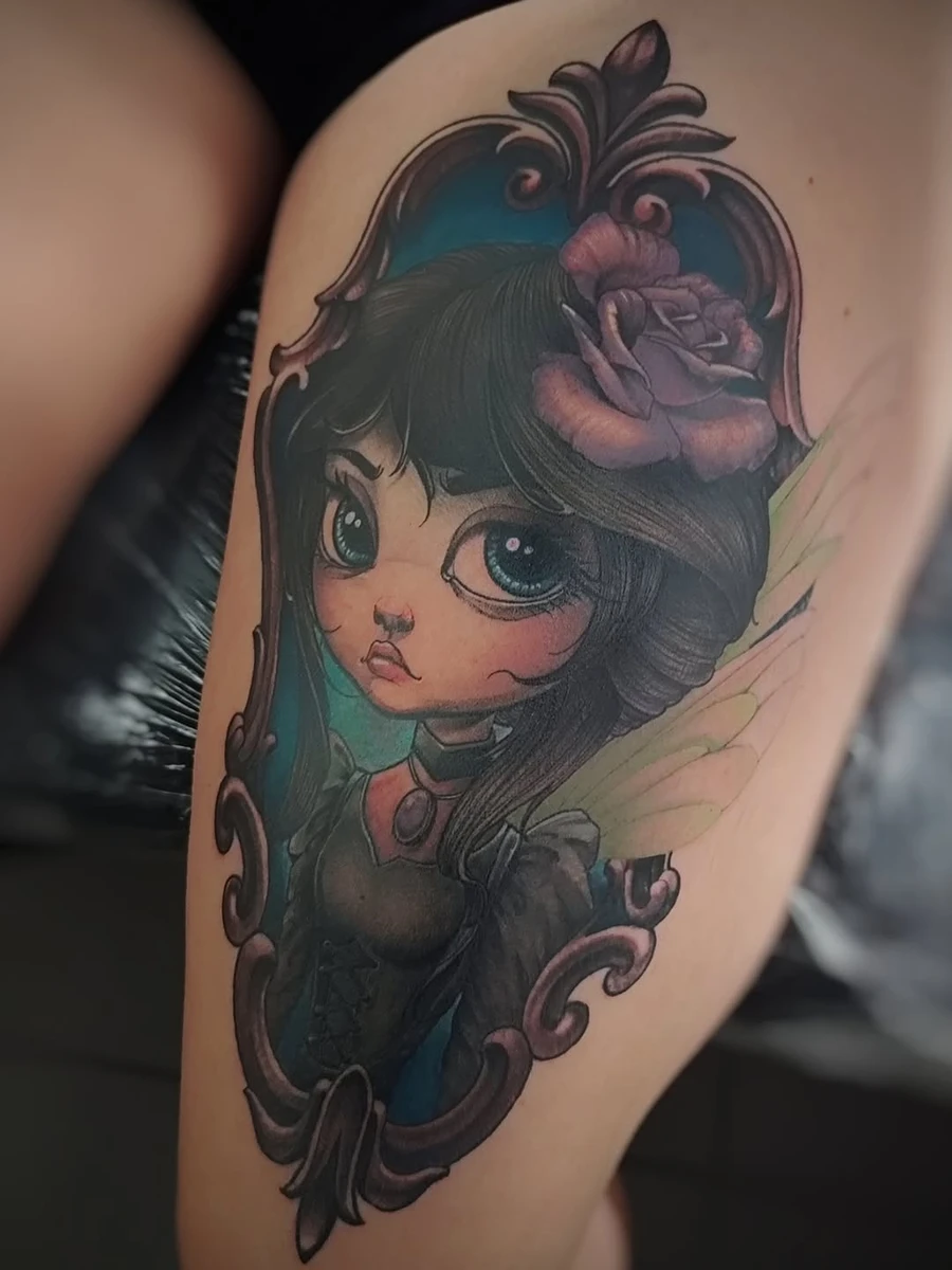 2 séances pour arriver à bout de cette jolie pièce. Bravo pour ton endurance Céline et merci pour ce super projet. Done at @le_chaudron_hurlant #newschooltattoo