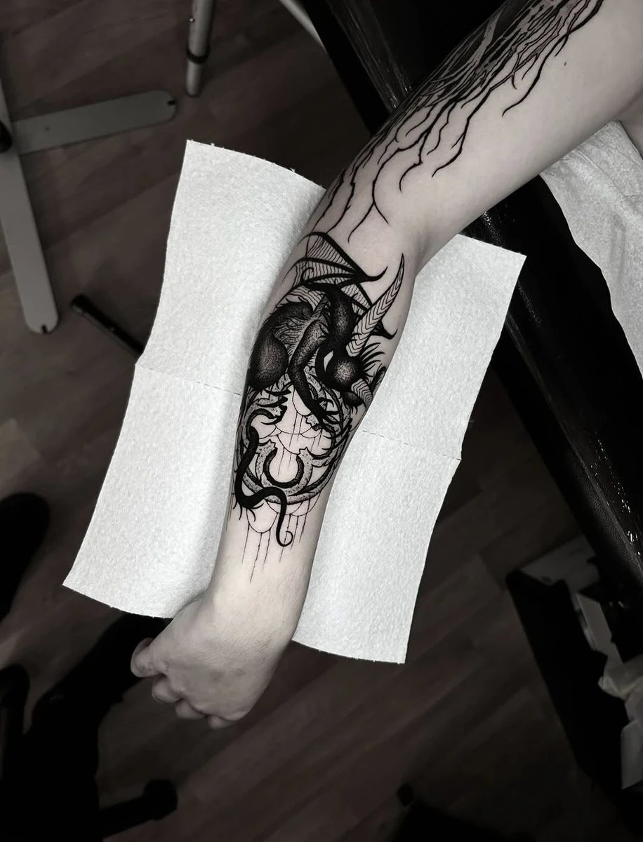 Démon, fantôme, faucheur — flash adopté, tatouage dark medieval