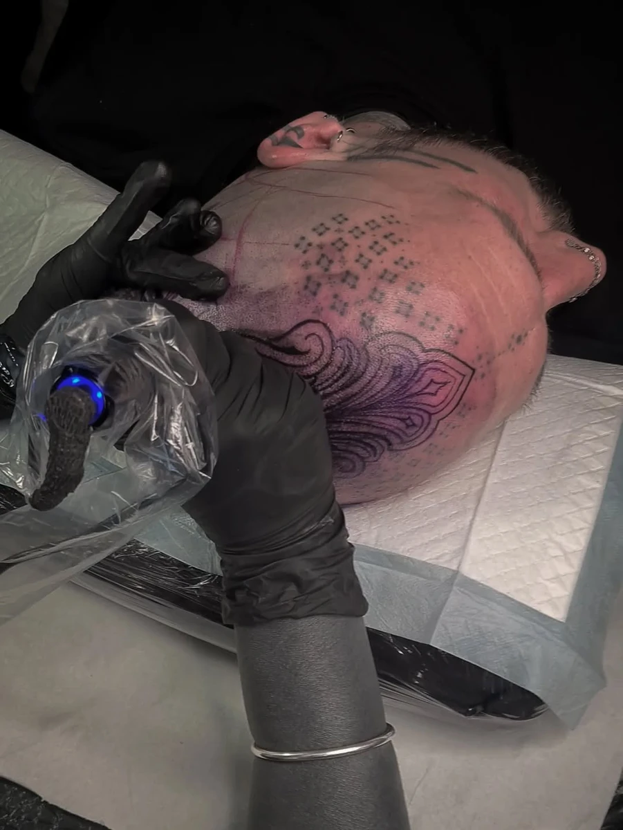 Starting a new head tattoo project on @steel_on_skin Thank you so much 🙏 . #headttatoo #ornamentaltattoo #workinprogress