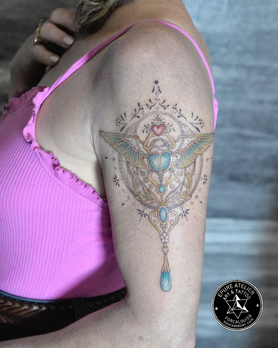 Projet personnalisé bijou papillon, réalisé le mois dernier 🦋 ••• #epureatelier #butterflytattoo #armtattoo