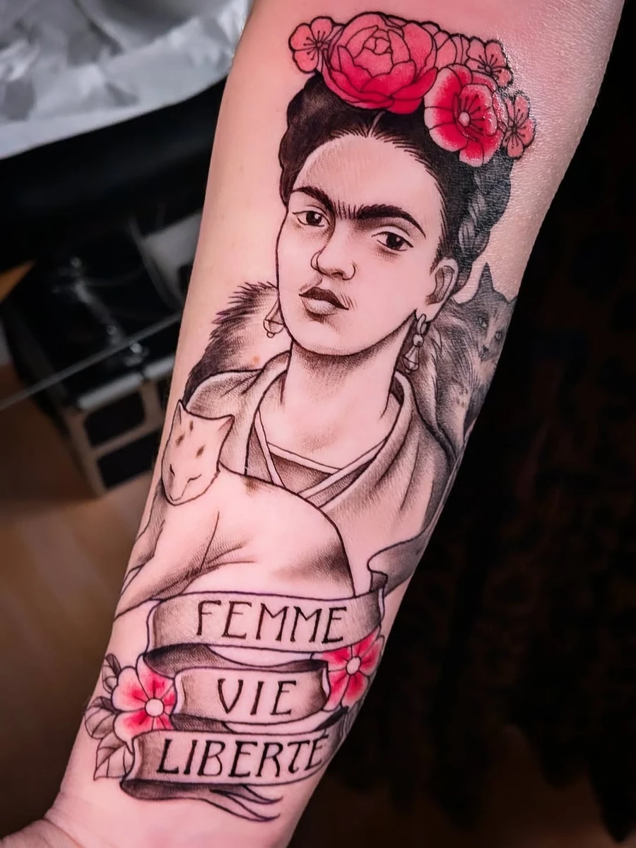 Projet intégralement réalisé dans la journée. De la créa à la réalisation du tattoo! Merci Nolwenn de m'avoir fait confiance 🙏 et bravo pour ton endurance 💪