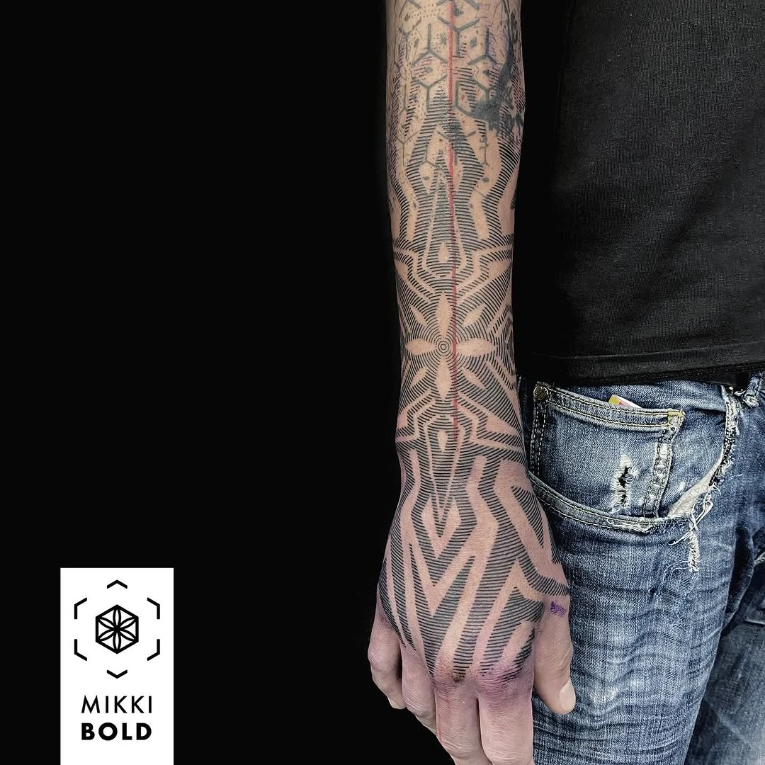 Le bras de David • Réalisé avec / Done with @vladbladirons @piranhatattoosupplies & @forgedbymeta .⁠ • Renseignements et prise de rendez-vous via le lien en bio