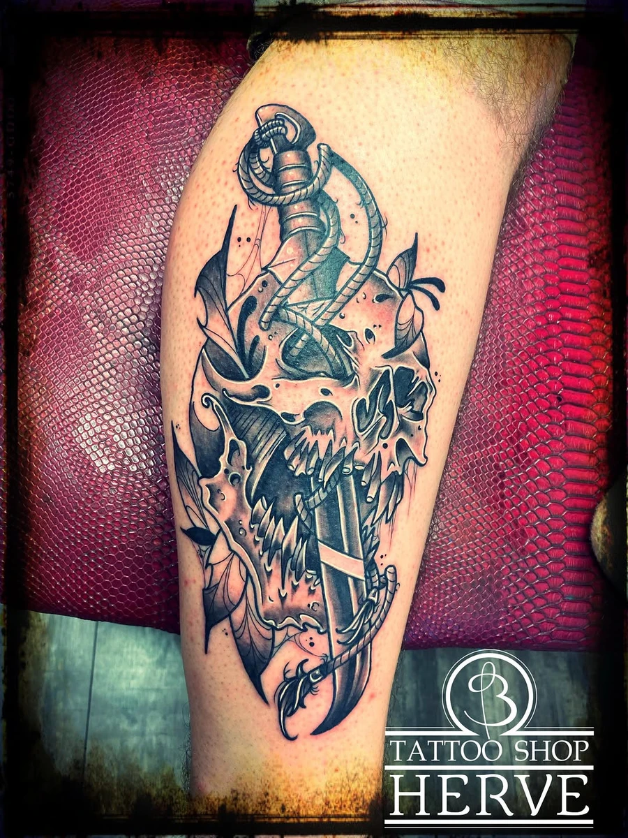 Crâne transpercer néotrad #neotradskulltattoo #tatoueursarralbe #tatoueurfrançais