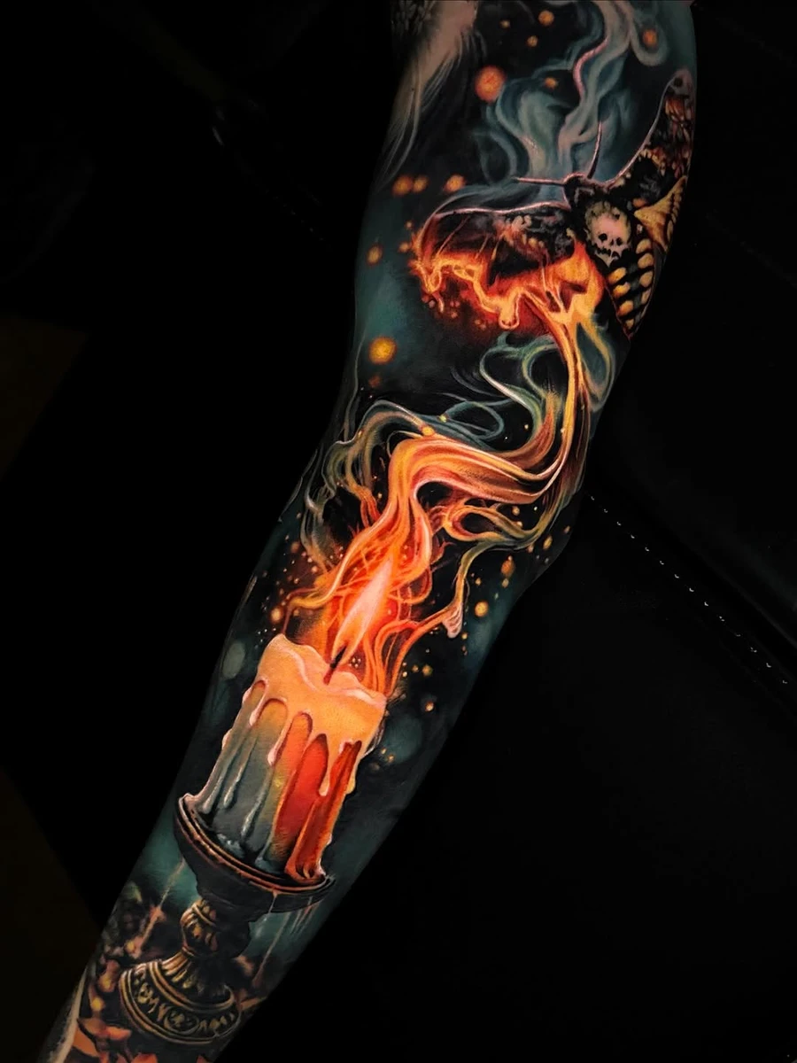 Une composition que j ai adoré réaliser autant pour le jeu de lumière que pour les textures. Pour toute demande de projet : formulaire de contact en bio #tattoocolor #candletattoo #realistictattoo #butterflytattoo #biarritz @fraktaltattoosolutions @killerinktattoo @bheppo